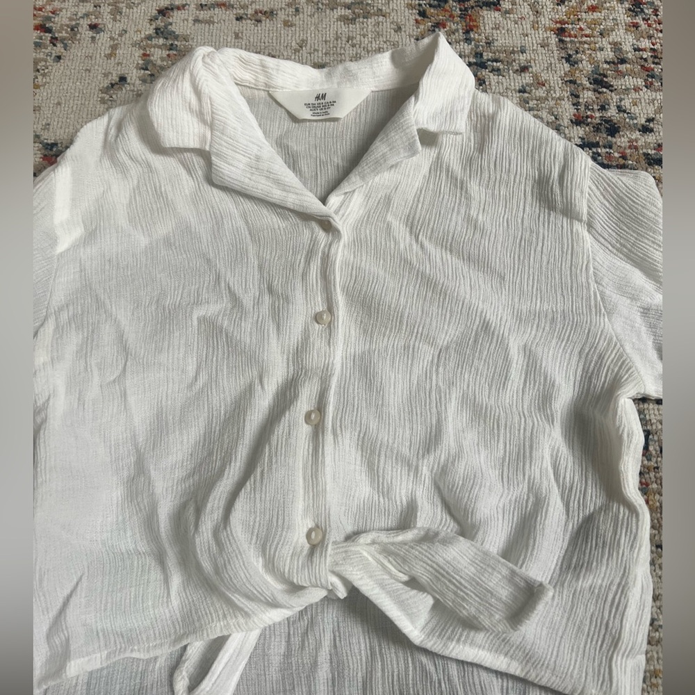 Girls H&M cropped Cream Button-Down Shirt - Picture 2 of 5
